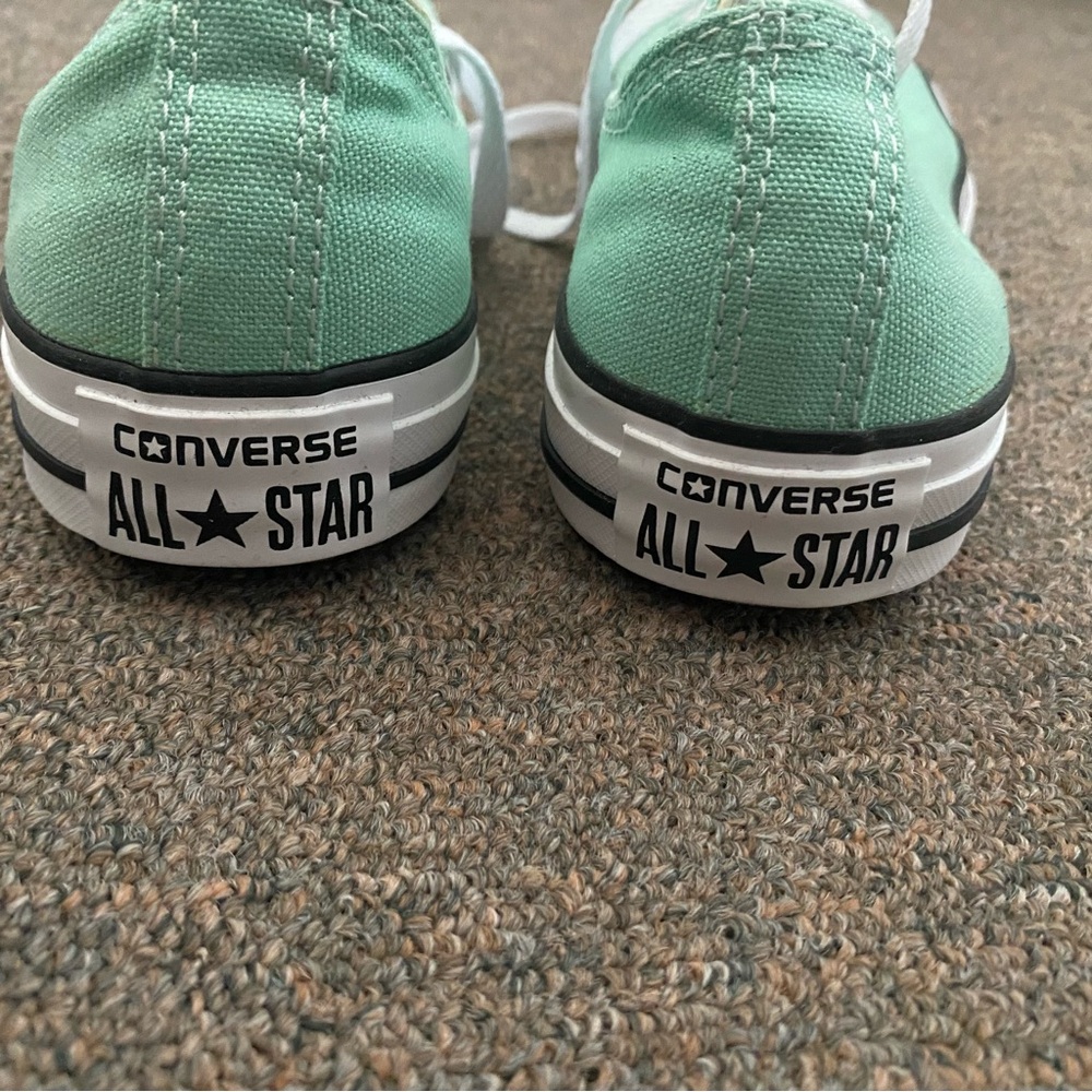 Converse Low Top Sneakers - size 8 women’s - Picture 3 of 5
